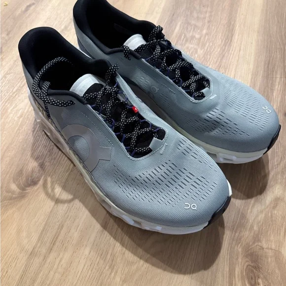 On Cloundmonster 2, M10.5 - Picture 1 of 4